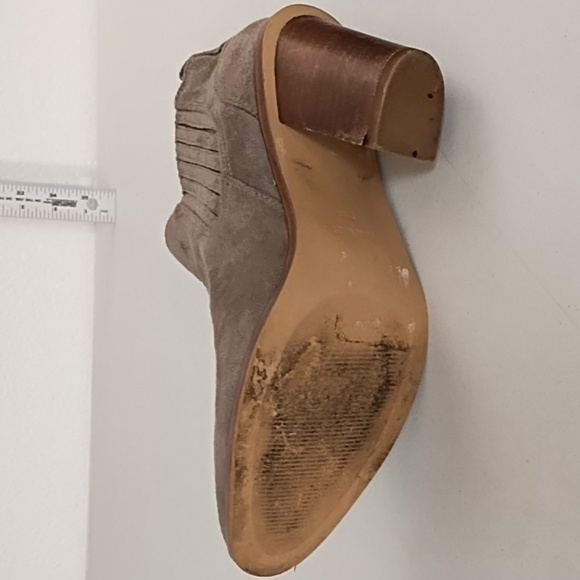 Nine West 7.5 Med Grey Vegan Suede Bootie Ankle Boot - Picture 8 of 16